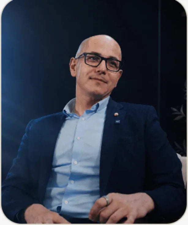 DR MACIEJ ZATONSKI · PHYSICIAN, PERFORMANCE